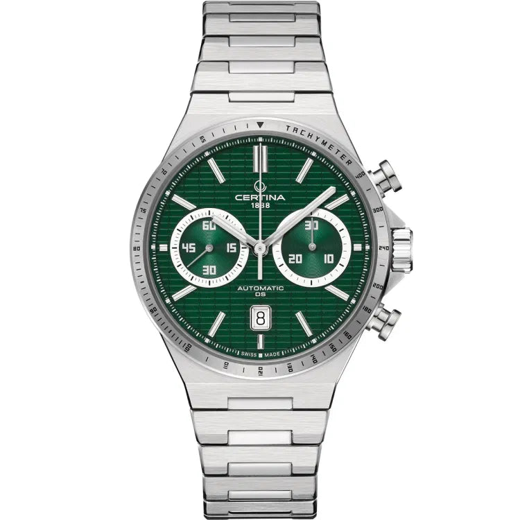 Certina DS-7 Chrono Auto C043.427.11.091.00 with a bold green textured dial, silver-tone chronograph subdials, and luminous hands and indices. The 42 mm stainless steel case is complemented by a tachymeter bezel, scratch-resistant sapphire crystal, and an integrated stainless steel bracelet. The date window at 6 o’clock and red central seconds hand add functionality to the elegant design.